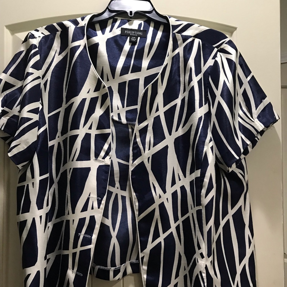 Perceptions short sleeve blazer